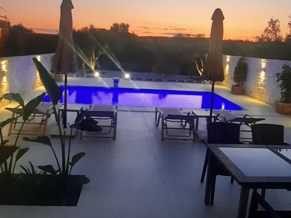 Amare Suite Perivólia Buitenkant foto
