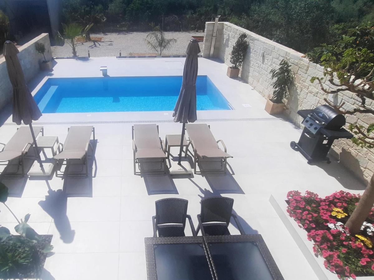 Amare Suite Perivólia Buitenkant foto